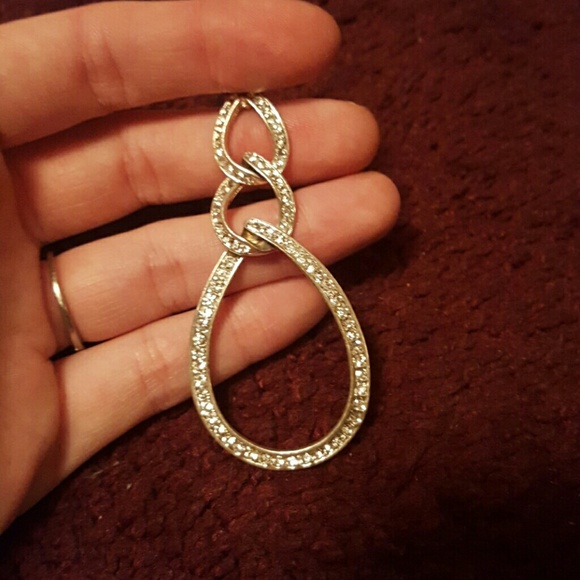 Gorgeous dangle Marilyn Monroe earrings - Picture 2 of 4