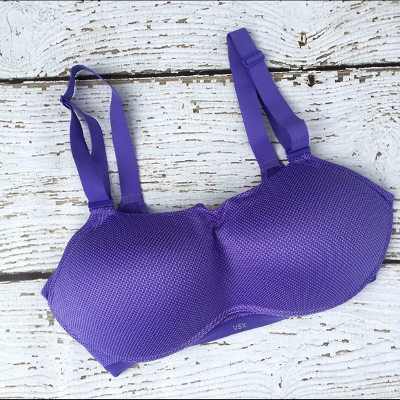 Victoria's Secret VSX Sports Bra - Picture 1 of 4