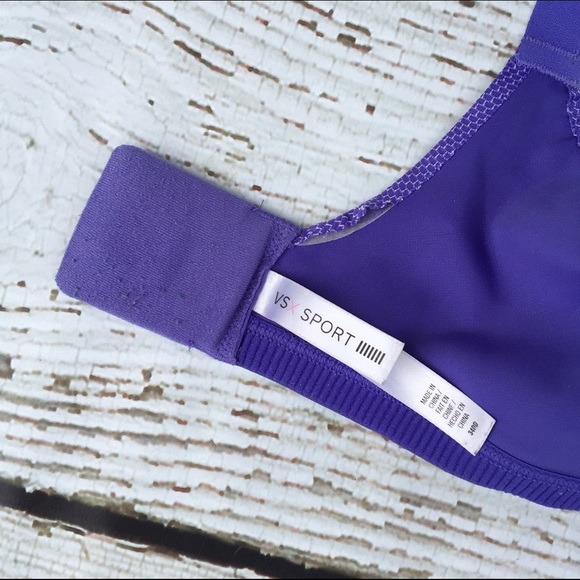 Victoria's Secret VSX Sports Bra - Picture 4 of 4
