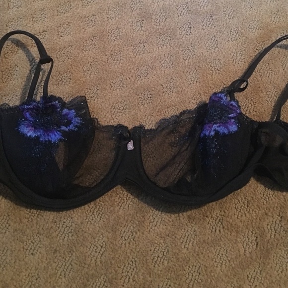 Black VS sexy lace bra