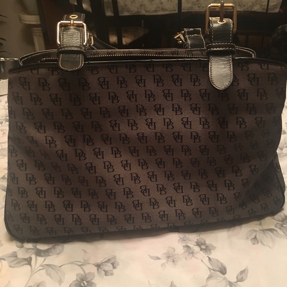 Dooney and Bourke Handbag - Picture 1 of 3