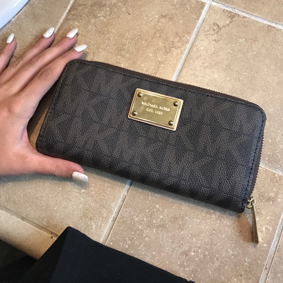 Michael kors continental wallet
