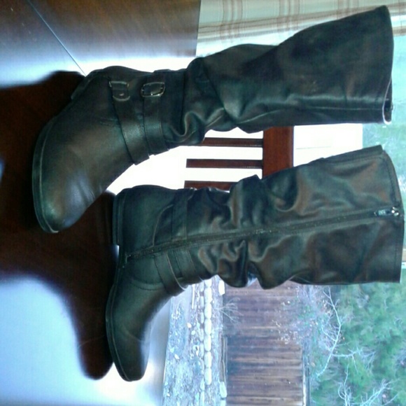 Black Boots *MINT CONDITION* make offer!! - Picture 1 of 2