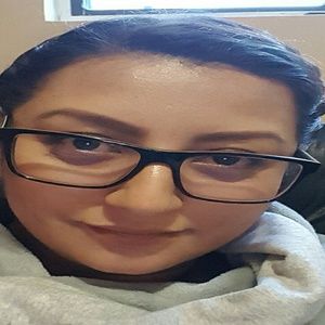 Meet your Posher, Isaura