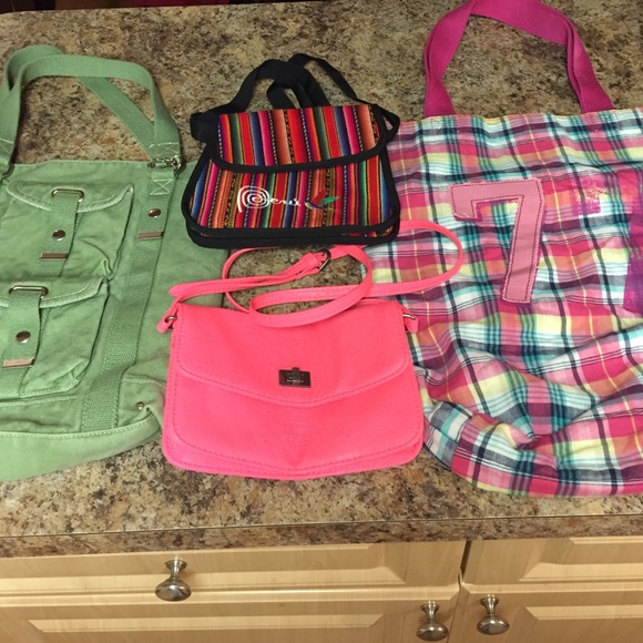 SOLD !!!LIKE NEW 4 BAGS 2 SMALL 2 LONG