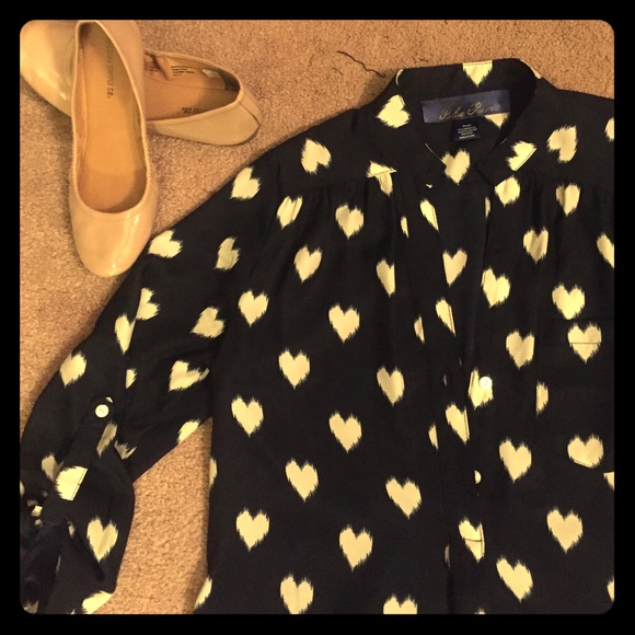 Brand New Francesca's 1/2 button blouse