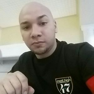 Meet your Posher, Leo