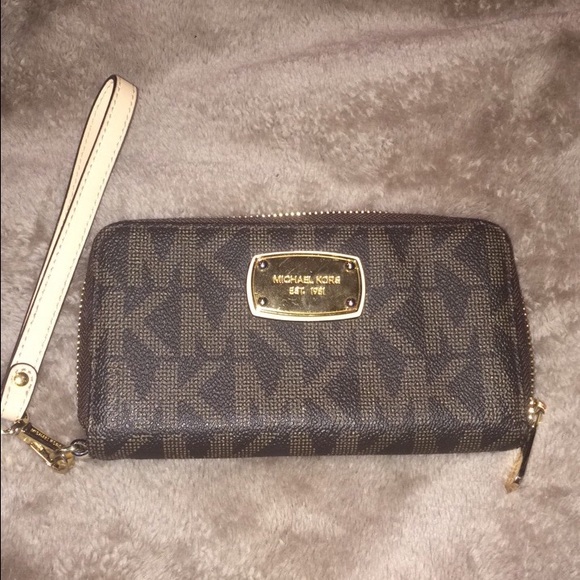 NWOT Michael Kors Wallet.
