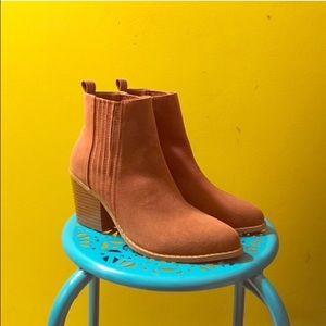 Brown Suede Chelsea Boots