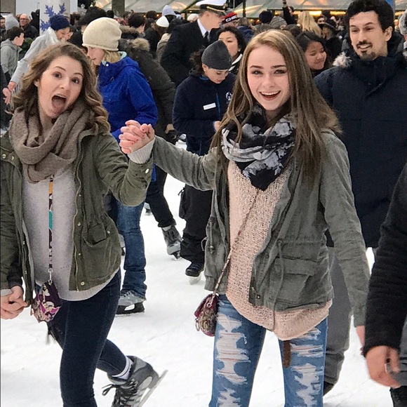 Meet your Posher, Kendall - Picture 1 of 1