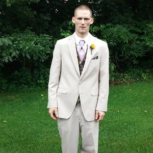 Meet your Posher, Justin