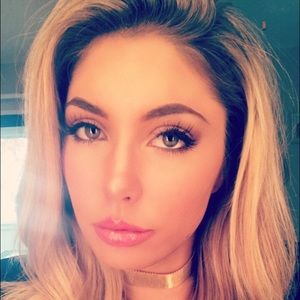 Meet your Posher, Shelby