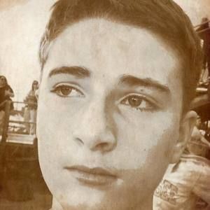 Meet your Posher, Devin