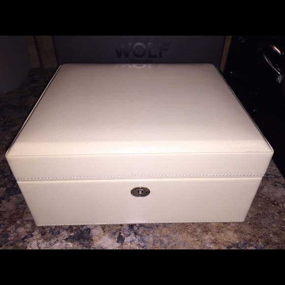 Wolf Jewelry Box