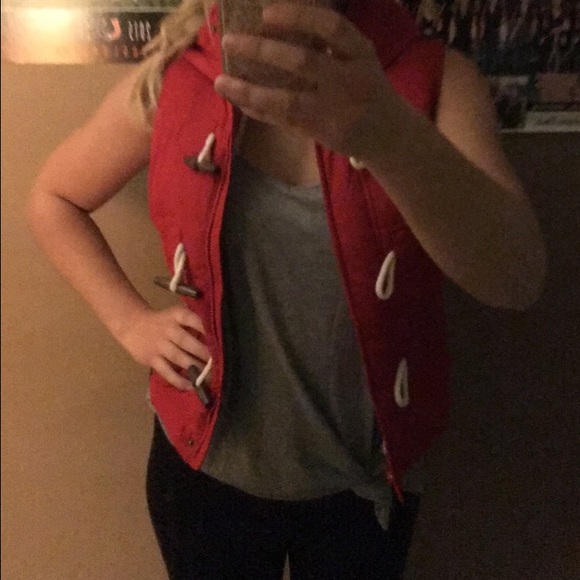 Red Abercrombie and Fitch vest lined with fur - Picture 1 of 3