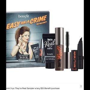 Benefit EASY AS A CRIME Travel Set