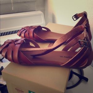 Mossimo supply sandals. Size 5.5