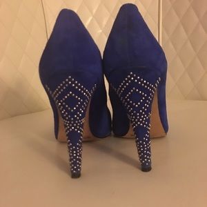 Vince Camuto Blue suede Pumps