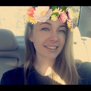 Meet your Posher, Abigail