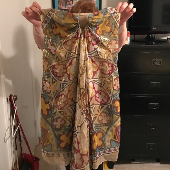 Formal dress - Picture 1 of 2