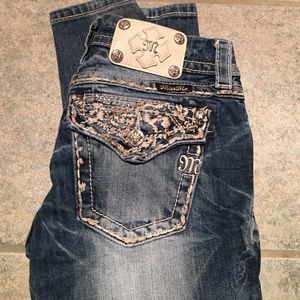Size 27, skinny "miss me" jeans.