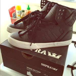 Supra skytop. Size 5.5. Model sw10812