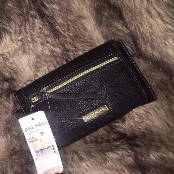 Steve Madden Handbags - FREE WITH PURCHASE!! Steve Madden clutch wallet