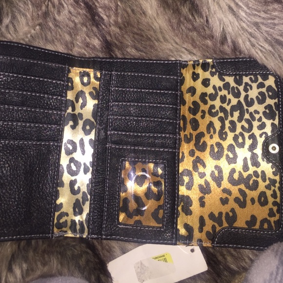 FREE WITH PURCHASE!! Steve Madden clutch wallet - Picture 2 of 4