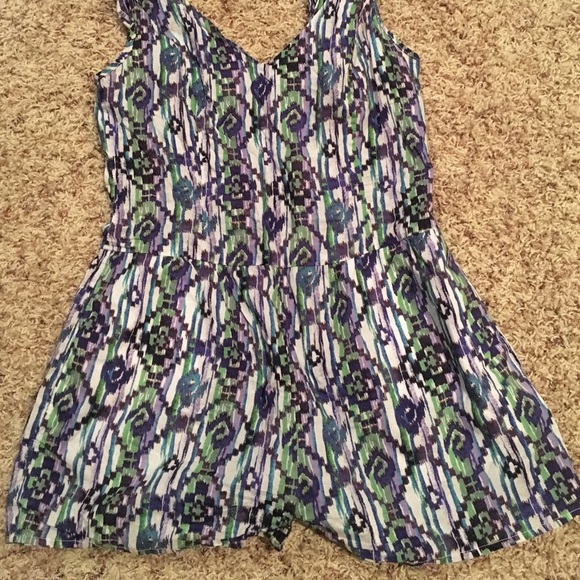 Miley Cyrus Patterned Romper Size S - Picture 2 of 4
