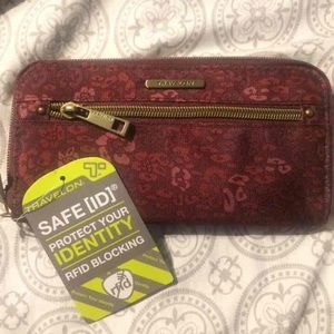 New travelon wallet