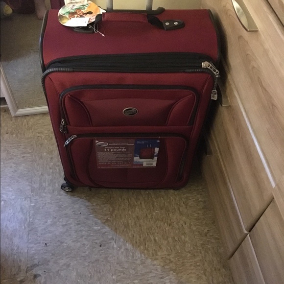 Suite case - Picture 1 of 4