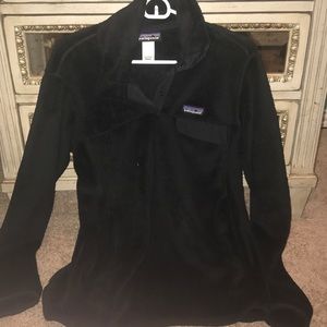 Women's black patagonia pullover