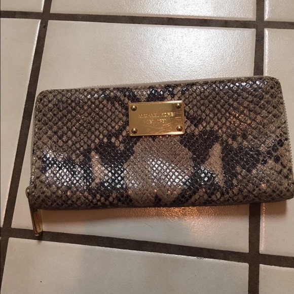 MK wallet