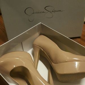 🎆 Jessica Simpson Platform Pumps