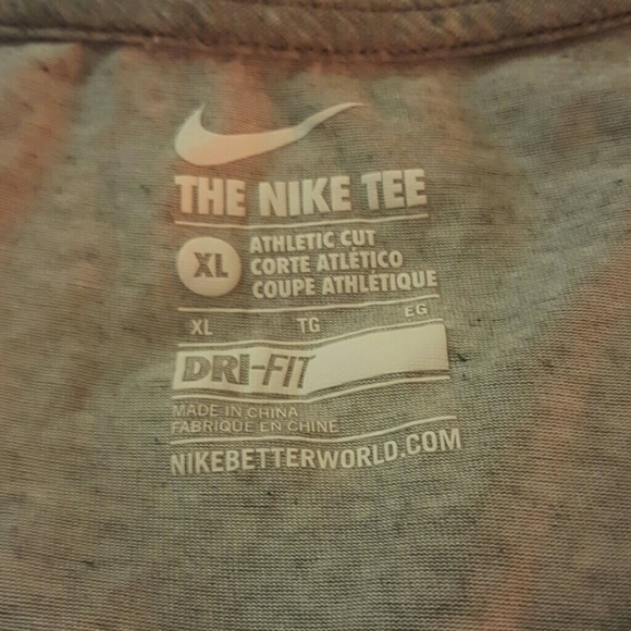 Nike Dri-fit vneck tshirt - Picture 2 of 2