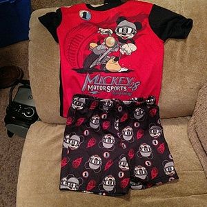 Boys size 5 pjs