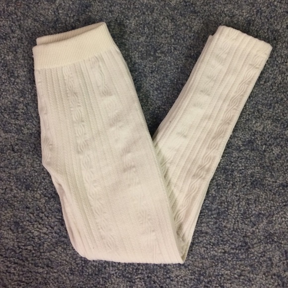 White/cream cable knit leggings NWOT