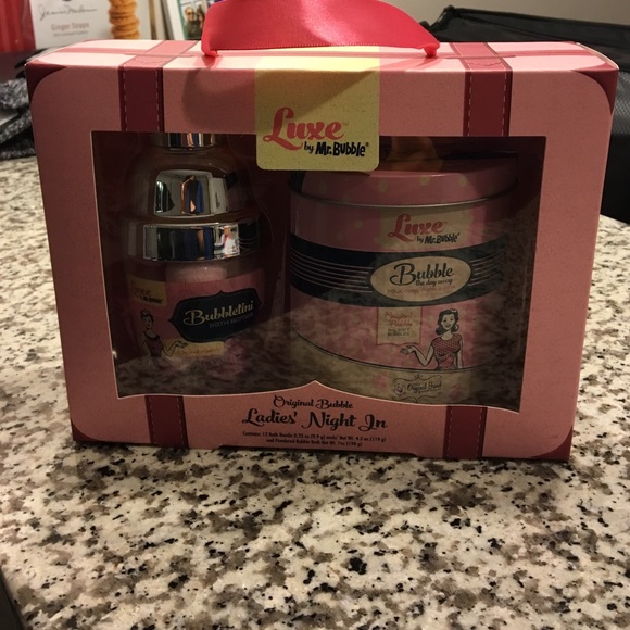 Luxe By Mr. Bubble Ladies Night In Gift Set