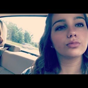 Meet your Posher, Briana