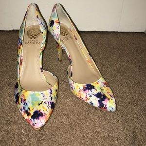 Beautiful satin floral Vince camuto heels