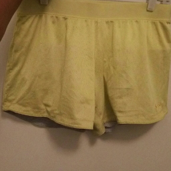 Shorts - Picture 2 of 4