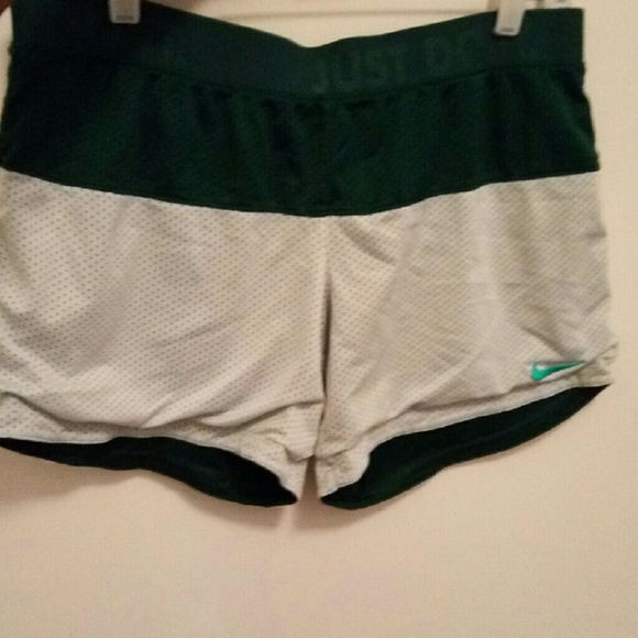 Shorts - Picture 3 of 4