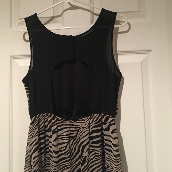 F21 Tan and Black Tiger Striped Maxi Dress Size S - Picture 3 of 4