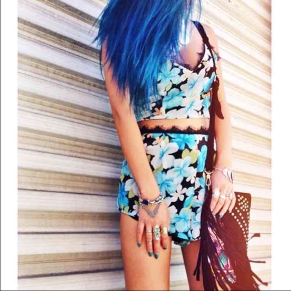 LF Watercolor Floral Soft Shorts - Picture 2 of 4