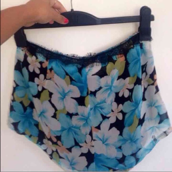 LF Watercolor Floral Soft Shorts - Picture 4 of 4