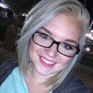 Meet your Posher, Makayla