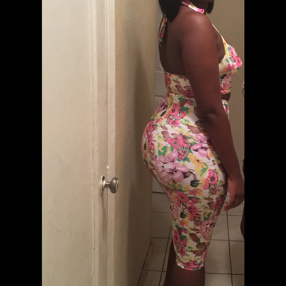 A 2piece - Picture 2 of 4