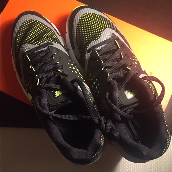 Nike kids 5.5Y