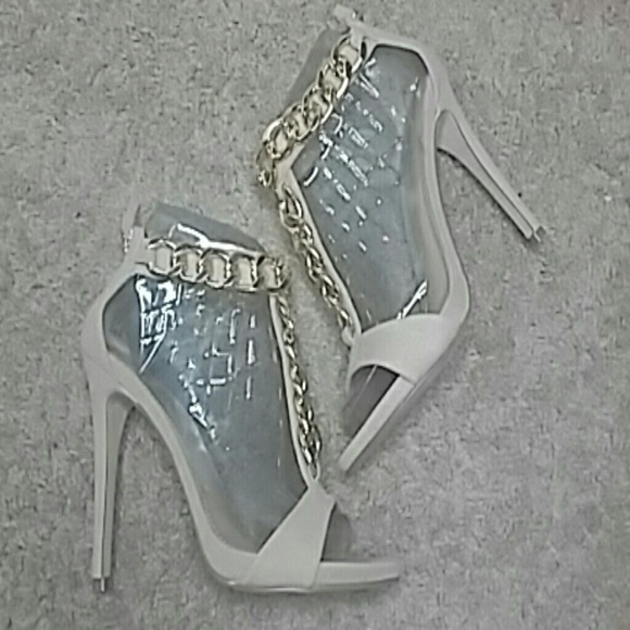ANNE MICHELLE Nude T-strap Sandals