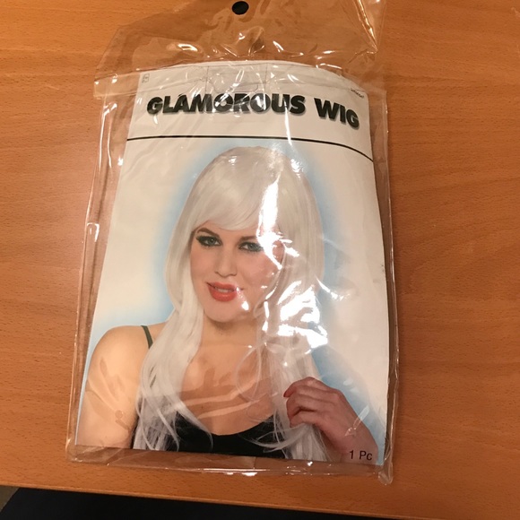 White hair wig